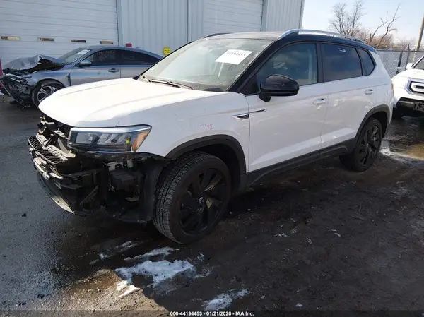 3VVVX7B21RM071325 2024 VOLKSWAGEN TAOS - Image 2