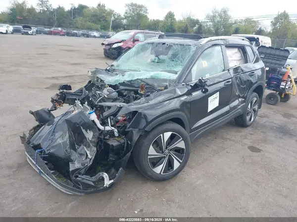 3VVVX7B21RM088089 2024 VOLKSWAGEN TAOS - Image 2