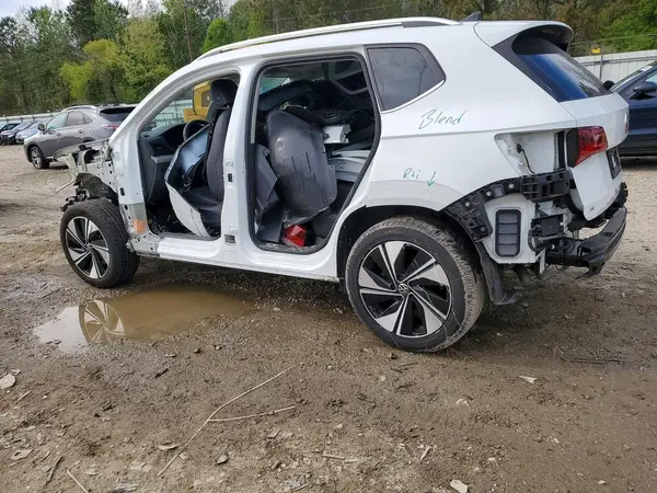 3VVVX7B21RM127408 2024 VOLKSWAGEN TAOS - Image 2