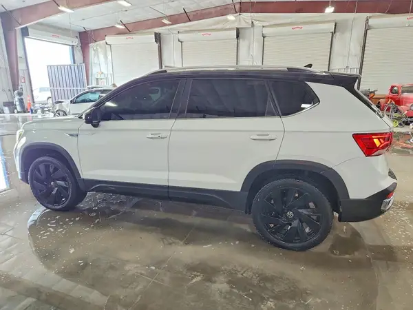 3VVVX7B22RM047972 2024 VOLKSWAGEN TAOS - Image 2
