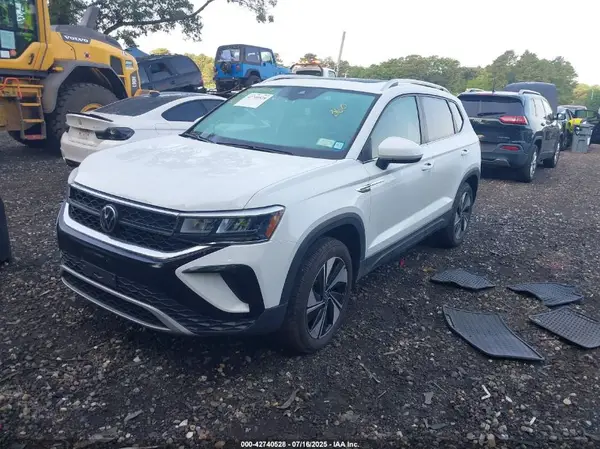3VVVX7B22RM109631 2024 VOLKSWAGEN TAOS - Image 2