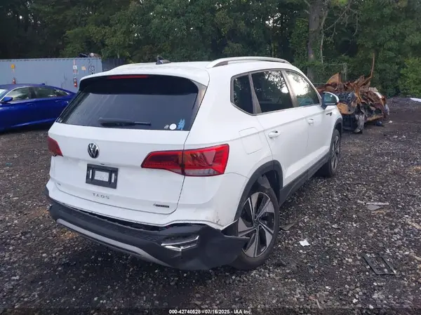2024 VOLKSWAGEN TAOS auction photo 6