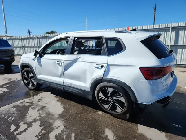 3VVVX7B22RM123061 2024 VOLKSWAGEN TAOS - Image 2