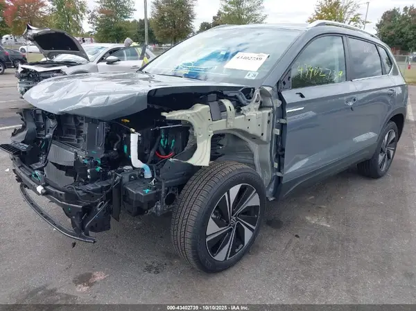 3VVVX7B23RM110139 2024 VOLKSWAGEN TAOS - Image 2