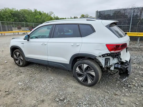 3VVVX7B23RM113381 2024 VOLKSWAGEN TAOS - Image 2