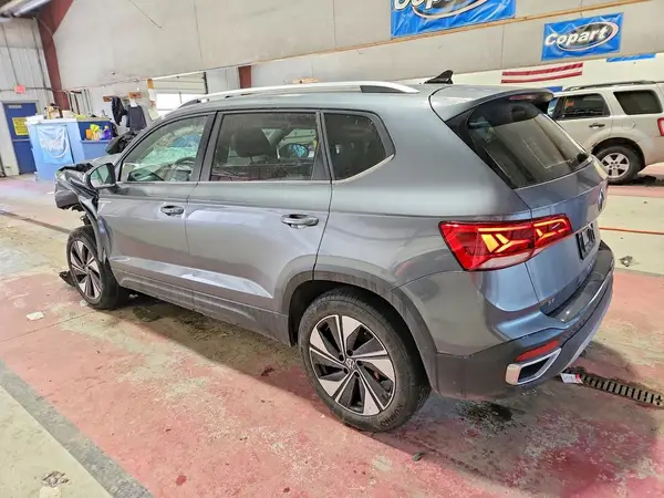 3VVVX7B24RM069455 2024 VOLKSWAGEN TAOS - Image 2