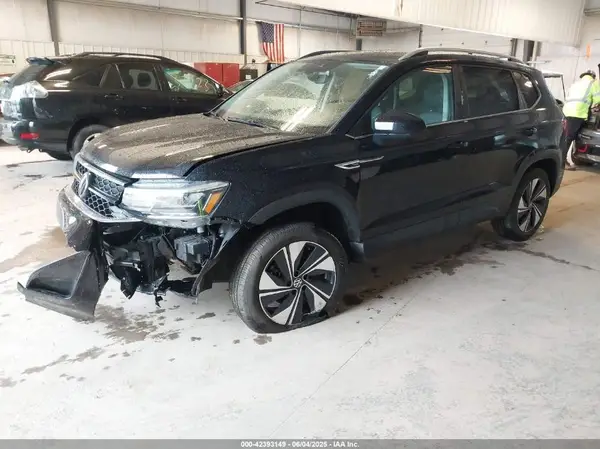 3VVVX7B24RM102440 2024 VOLKSWAGEN TAOS - Image 2