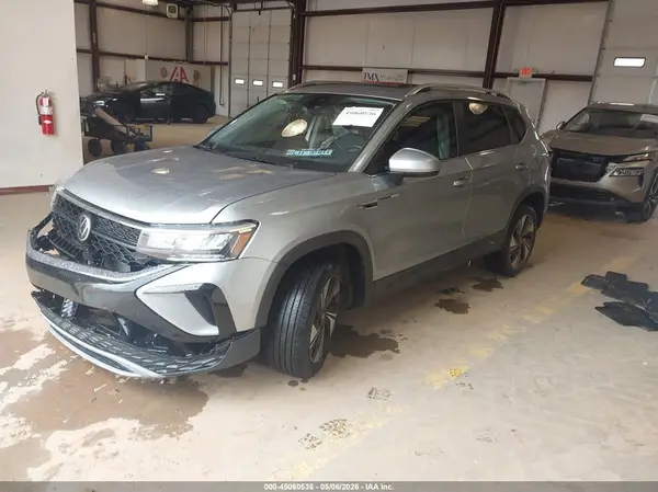 3VVVX7B27RM090977 2024 VOLKSWAGEN TAOS - Image 2