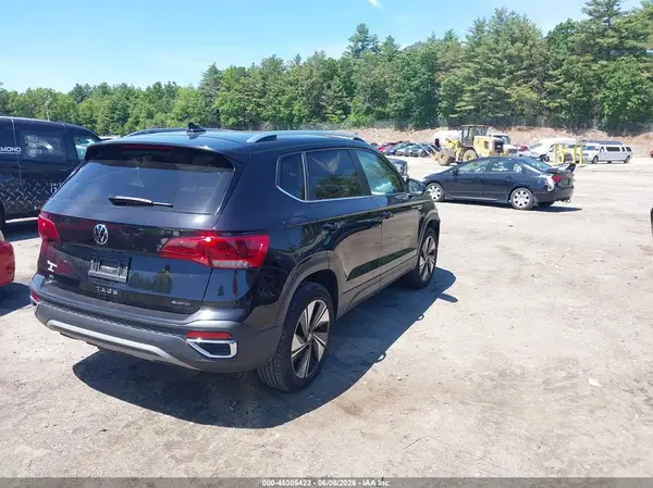 2024 VOLKSWAGEN TAOS IAAI lot 45305423 auction photo 4