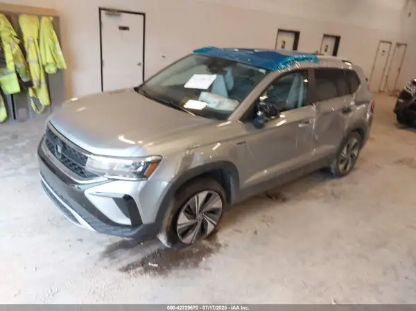 3VVVX7B28RM017097 2024 VOLKSWAGEN TAOS - Image 2