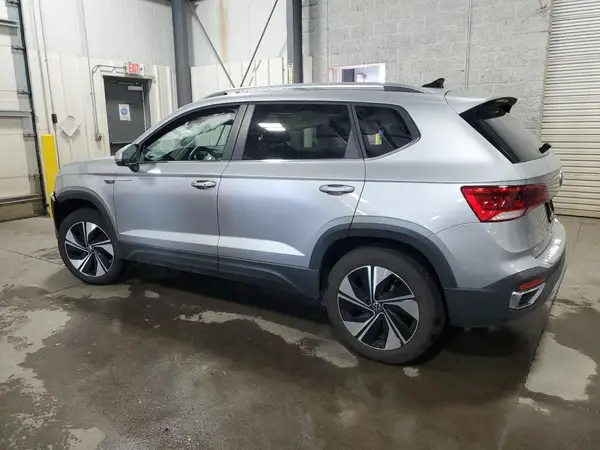 3VVVX7B28RM056725 2024 VOLKSWAGEN TAOS - Image 2
