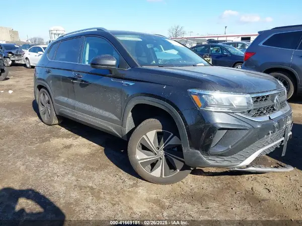 3VVVX7B28RM120827 2024 VOLKSWAGEN TAOS - Image 1