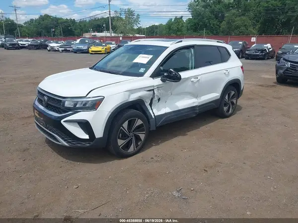 3VVVX7B2XRM010457 2024 VOLKSWAGEN TAOS - Image 2