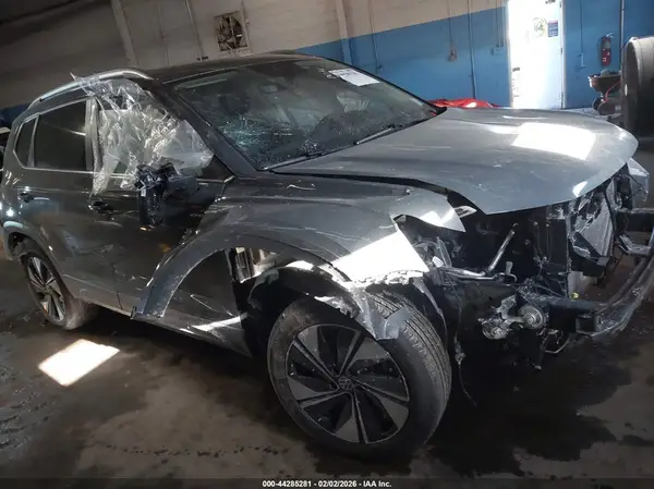 3VVVX7B2XRM018445 2024 VOLKSWAGEN TAOS - Image 1