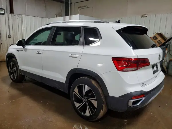 3VVVX7B2XRM073333 2024 VOLKSWAGEN TAOS - Image 2