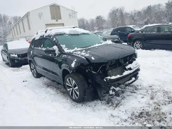 3VVWX7B20NM021806 2022 VOLKSWAGEN TAOS - Image 1
