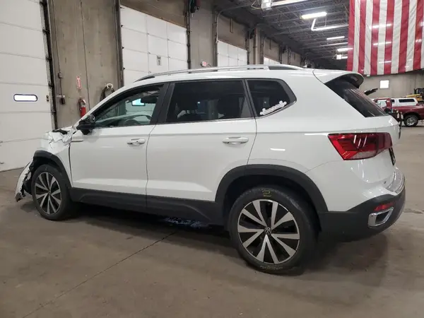 3VVWX7B20NM061075 2022 VOLKSWAGEN TAOS - Image 2