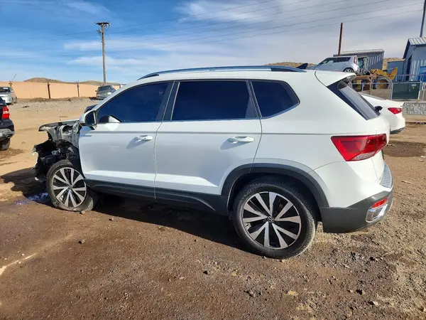 3VVWX7B21NM085871 2022 VOLKSWAGEN TAOS - Image 2