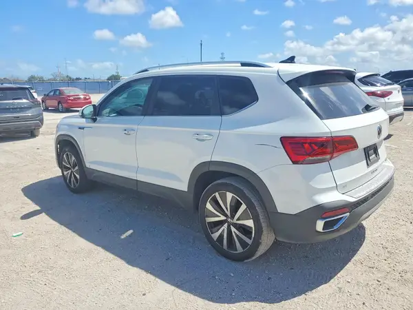 3VVWX7B22NM038428 2022 VOLKSWAGEN TAOS - Image 2