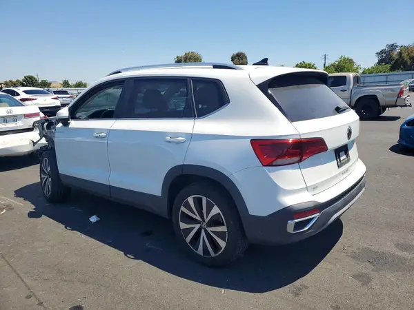 3VVWX7B22NM085071 2022 VOLKSWAGEN TAOS - Image 2