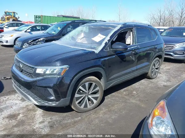 3VVWX7B23NM023940 2022 VOLKSWAGEN TAOS - Image 2