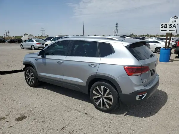 3VVWX7B26NM041509 2022 VOLKSWAGEN TAOS - Image 2