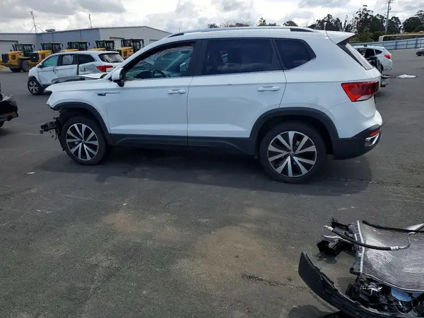 3VVWX7B26NM043714 2022 VOLKSWAGEN TAOS - Image 2