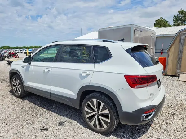 3VVWX7B26NM058083 2022 VOLKSWAGEN TAOS - Image 2
