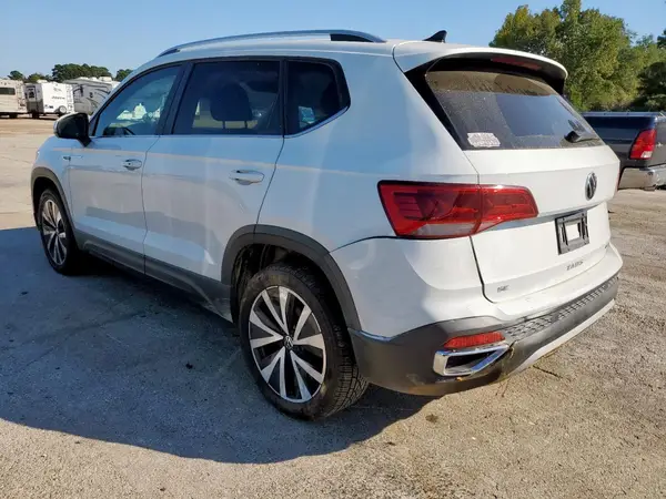 3VVWX7B26NM089916 2022 VOLKSWAGEN TAOS - Image 2