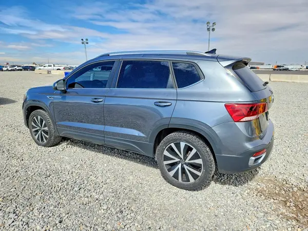 3VVWX7B29NM038023 2022 VOLKSWAGEN TAOS - Image 2