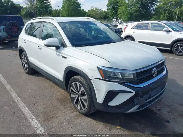 3VVWX7B2XNM021554 2022 VOLKSWAGEN TAOS - Image 1