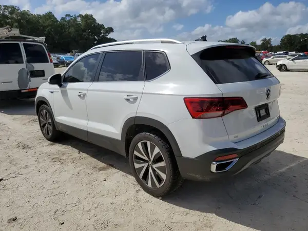 3VVYX7B23NM030783 2022 VOLKSWAGEN TAOS - Image 2