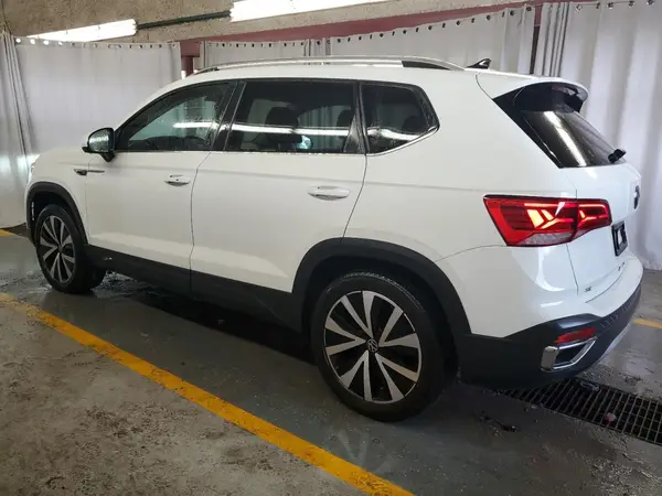 3VVYX7B23PM332867 2023 VOLKSWAGEN TAOS - Image 2