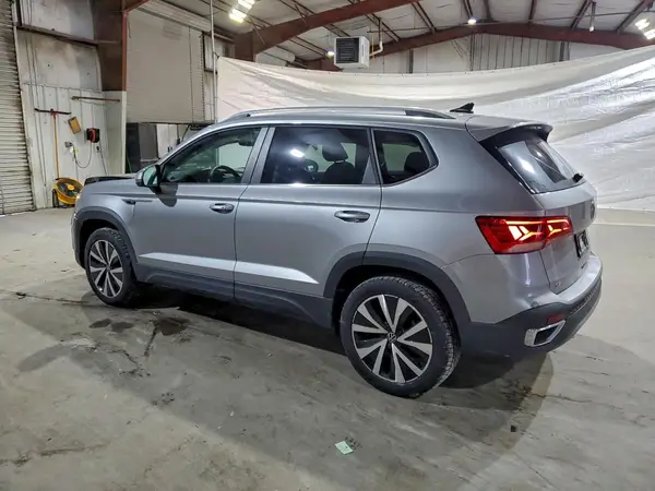 3VVYX7B25PM305413 2023 VOLKSWAGEN TAOS - Image 2