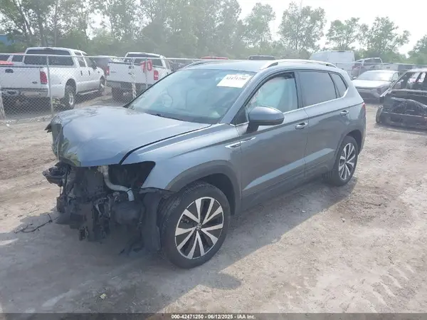 3VVYX7B26NM065107 2022 VOLKSWAGEN TAOS - Image 2