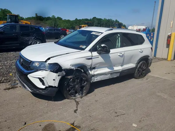 3VVYX7B28NM051547 2022 VOLKSWAGEN TAOS - Image 1