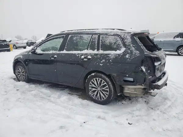 3VW017AU4HM508629 2017 VOLKSWAGEN GOLF - Image 2
