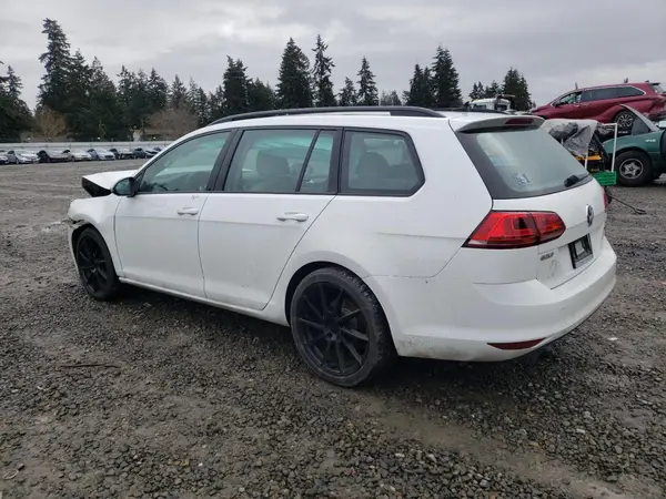 3VW017AU8HM518581 2017 VOLKSWAGEN GOLF - Image 2