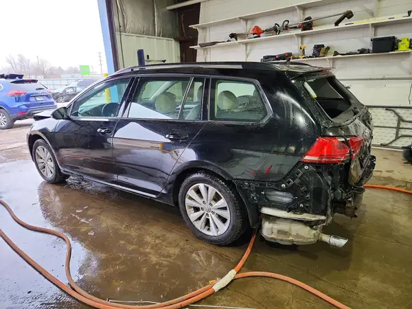 3VW017AU8HM530004 2017 VOLKSWAGEN GOLF - Image 2
