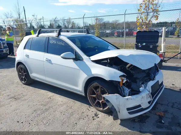 3VW117AU2GM023649 2016 VOLKSWAGEN GOLF - Image 1