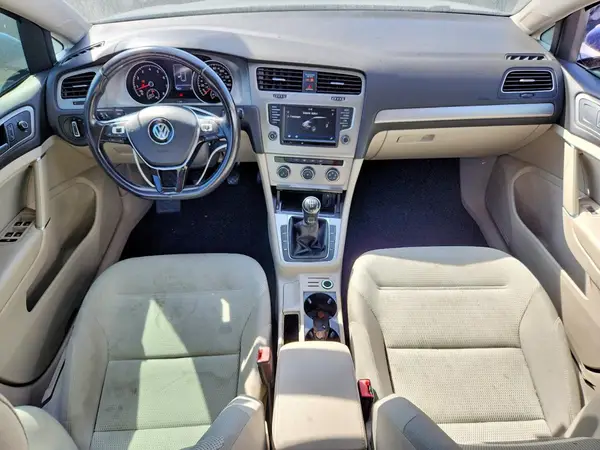 3VW117AU2HM033082 2017 VOLKSWAGEN GOLF - Image 8