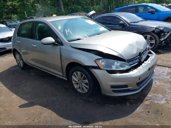 3VW117AU3HM008143 2017 VOLKSWAGEN GOLF - Image 1