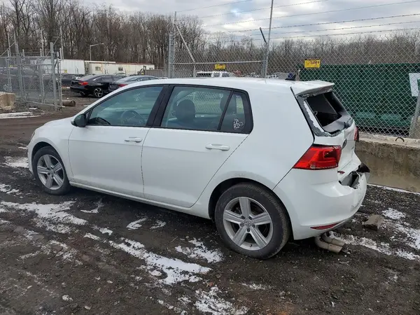 3VW117AU3HM031146 2017 VOLKSWAGEN GOLF - Image 2