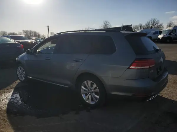 3VW117AU5JM752378 2018 VOLKSWAGEN GOLF - Image 2