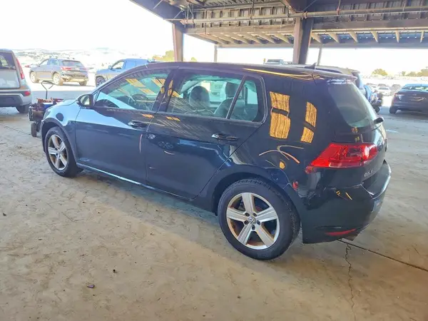 3VW117AU8HM064367 2017 VOLKSWAGEN GOLF - Image 2