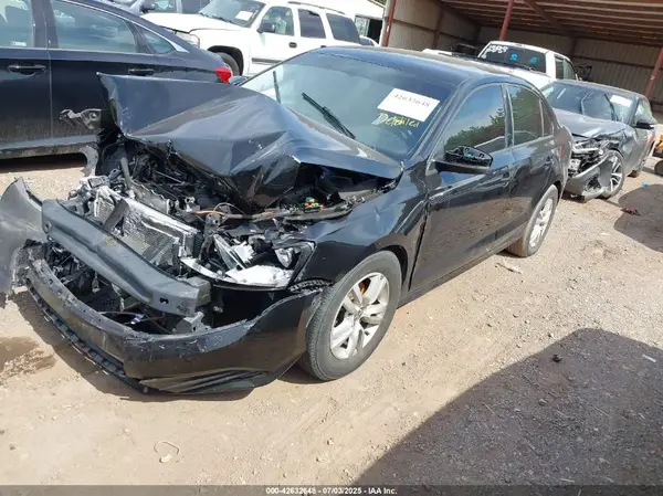 3VW167AJ0GM368752 2016 VOLKSWAGEN JETTA - Image 2