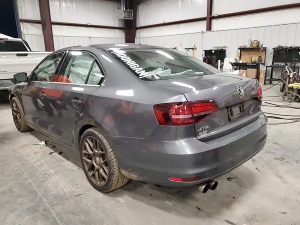 3VW167AJ0HM317981 2017 VOLKSWAGEN JETTA - Image 2