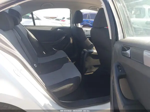 3VW167AJ0HM347028 2017 VOLKSWAGEN JETTA - Image 8