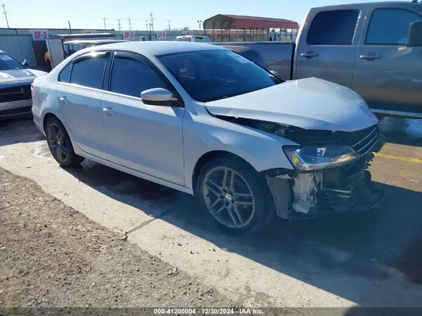 3VW167AJ0HM405252 2017 VOLKSWAGEN JETTA - Image 1