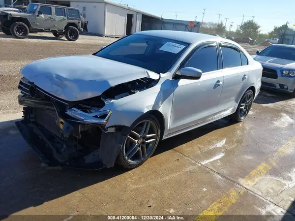3VW167AJ0HM405252 2017 VOLKSWAGEN JETTA - Image 2